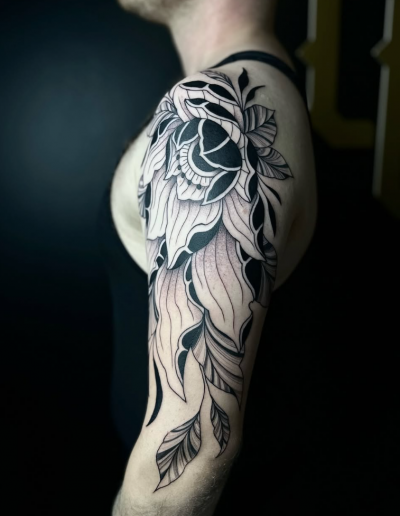 Tatouage ornemental et floral par Siane