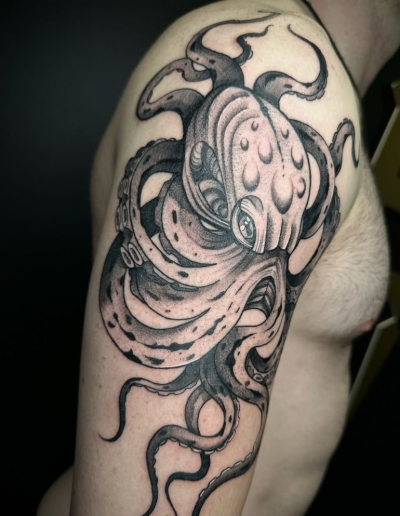 Tatouage ornemental et floral par Siane