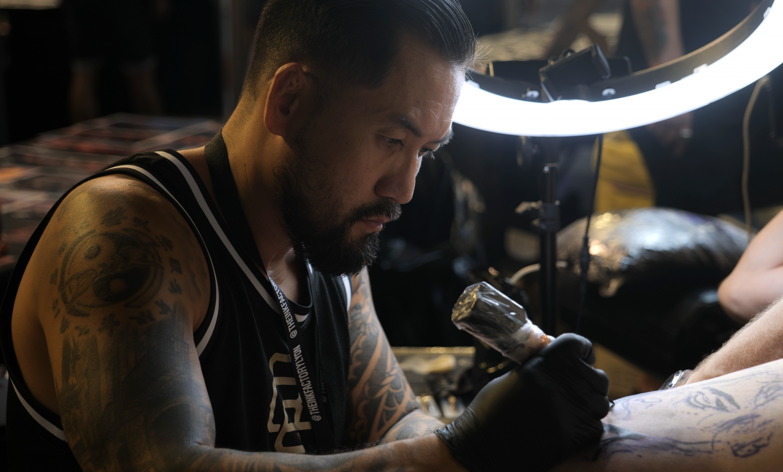 tatoueur réalisme Boun Lyon