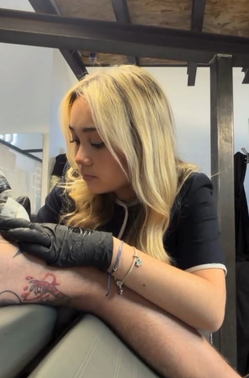 Accueil Ayla tatoueuse Boun Tattoo Lyon